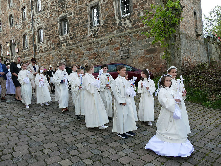 Feier der 1. Heiligen Kommunion in Sankt Crescentius (Foto: Karl-Franz Thiede)